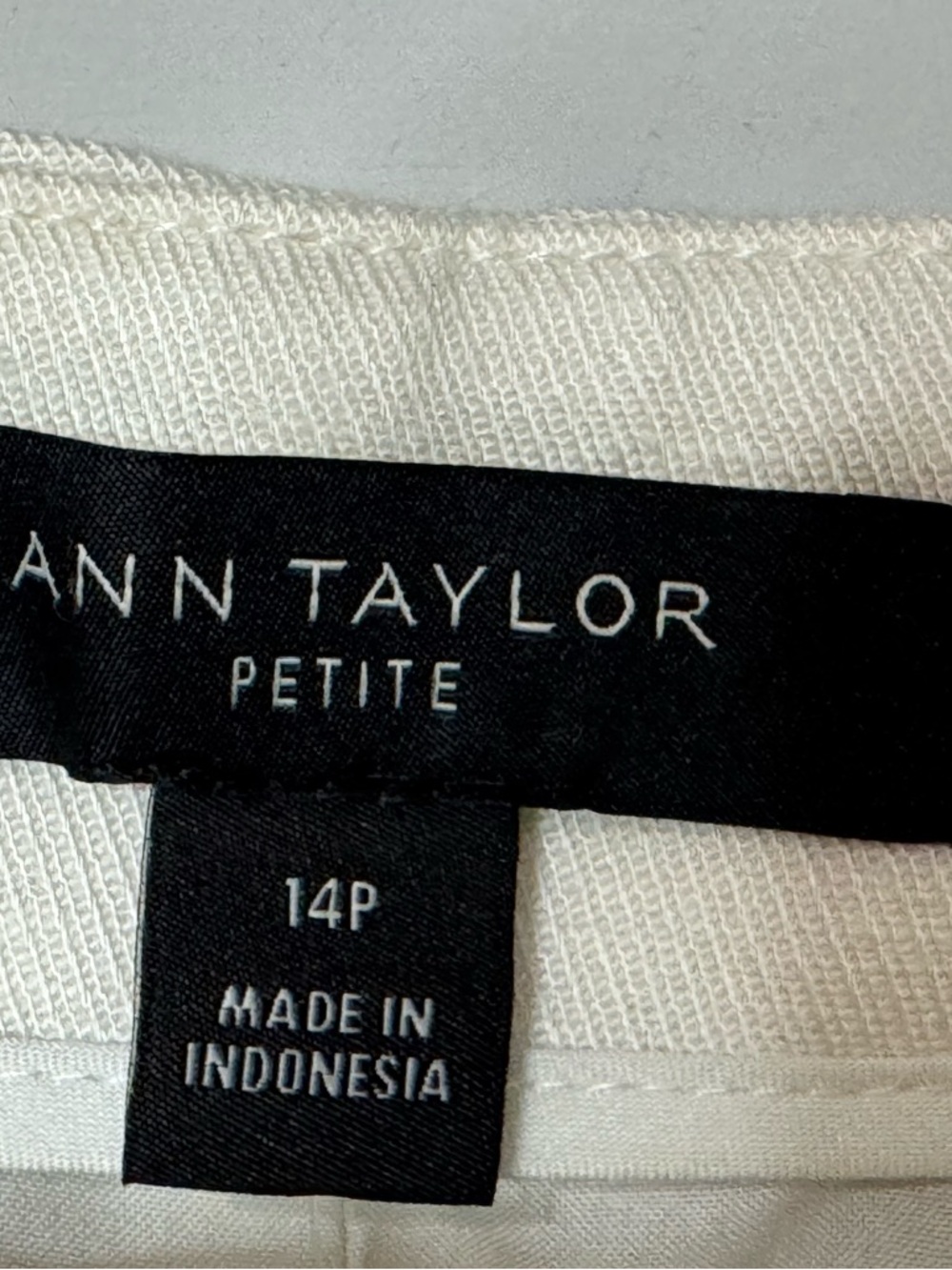 NEW Ann Taylor Linen Cream High Rise Wide-Leg High Waist Trousers Size 14P - Picture 4 of 8